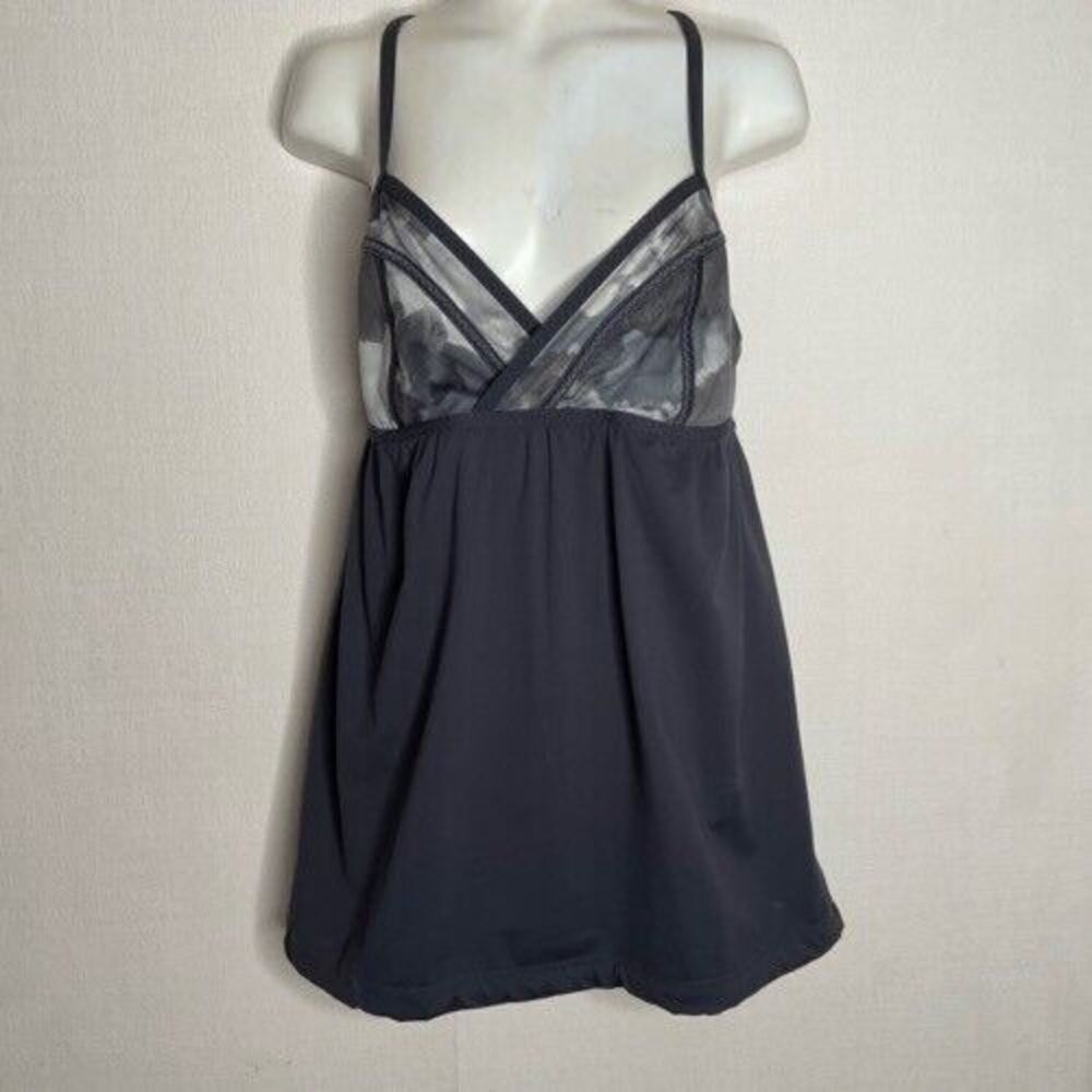 Lululemon Rehearsal Strappy Tank Top Women Size 8 Workout Athletic Yoga Shirt